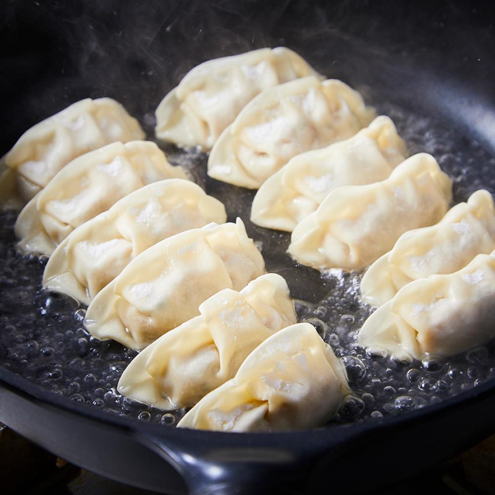 黒豚入り 生餃子 博多とんこつラーメン「竹林」監修 4p(2箱)