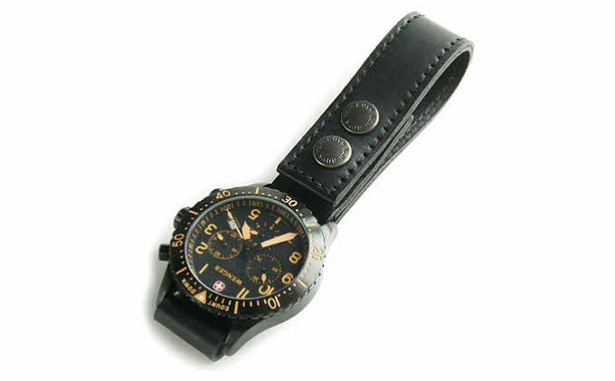 
            ぬめ革の時計ホルダー／Type-B（幅：20mm）腕時計 レザー ホルダー 吊り下げ ブラック キャメル バンナイズ VanNuys
          