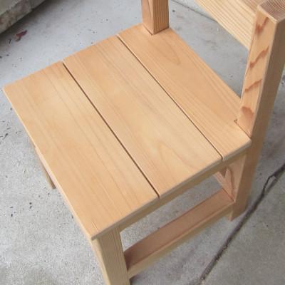 ふるさと納税 美馬市 《子供用》木の椅子　2kg前後　いすだけではなくインテリアとしてもシンプルでおしゃれに使用できます。 |  | 01