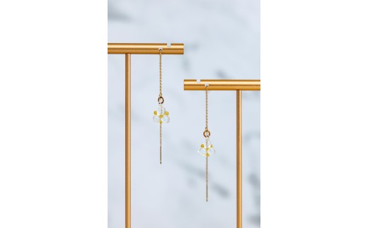 こがこもれびあーと　ピアス（ホタル）※着日指定可 ※ギフト対応可 | 耐熱 ガラス アクセサリー ランプワークファクトリー 職人 繊細 フォーマル カジュアル ピアス 20代 30代 40代 ギフト 