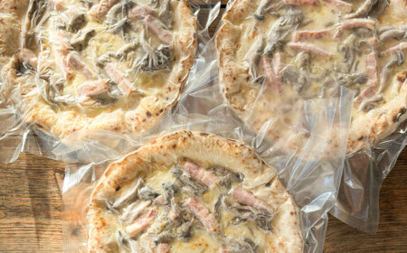 【 ナポリピッツァ専門店 が 作る薪窯焼き 冷凍 ピッツァ セット 】 フンギ × 3枚 計約1.02kg【堀川ピッツァ】[BHBV004]