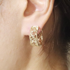 K18　 0.10ct 　唐草デザインピアス　BQ-164