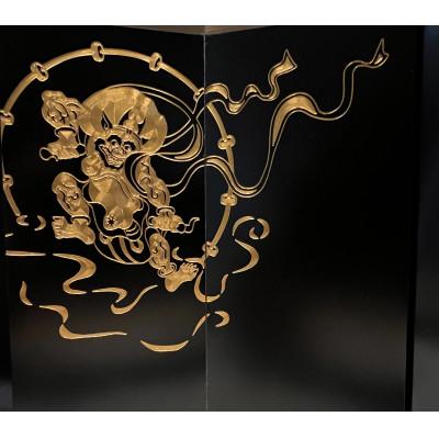 ふるさと納税 魚沼市 精密屏風『風神雷神図屏風』(黒)金属を削り込んだミニ屏風 |  | 01