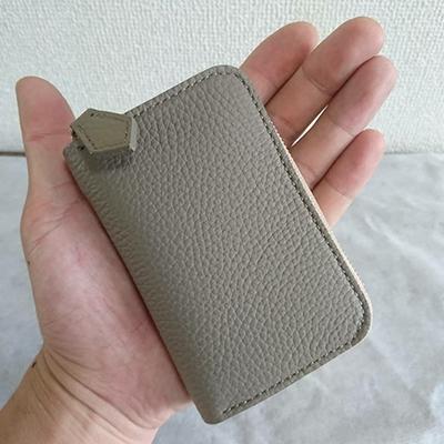 ふるさと納税 加西市 国産シュリンクレザー　ラウンドZIPコインケース(グレージュ)[No5698-7521] |  | 01