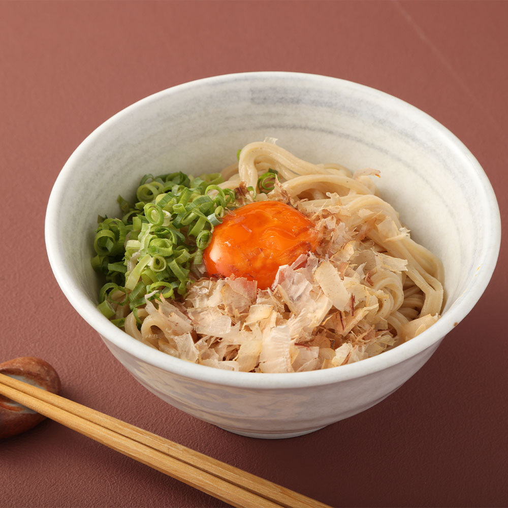 宗田節うどんを楽しむギフトセット（宗田節うどん 200g×4、卵かけご飯専用宗田節 10g×3、だし醤油用宗田節 20g、宗田節だしつゆ（3倍濃厚）300ml）讃岐うどん 鰹節【R01047】