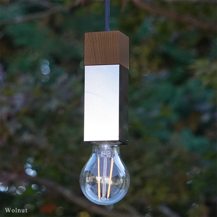 
            CTSH LIGHT. ペンダントライト SQUARE＜Walnut×クロム加工 E26＞ 瑞浪市 / ジオニック 照明器具 ソケット 鉄 木製 シルバー [AZBQ058]
          