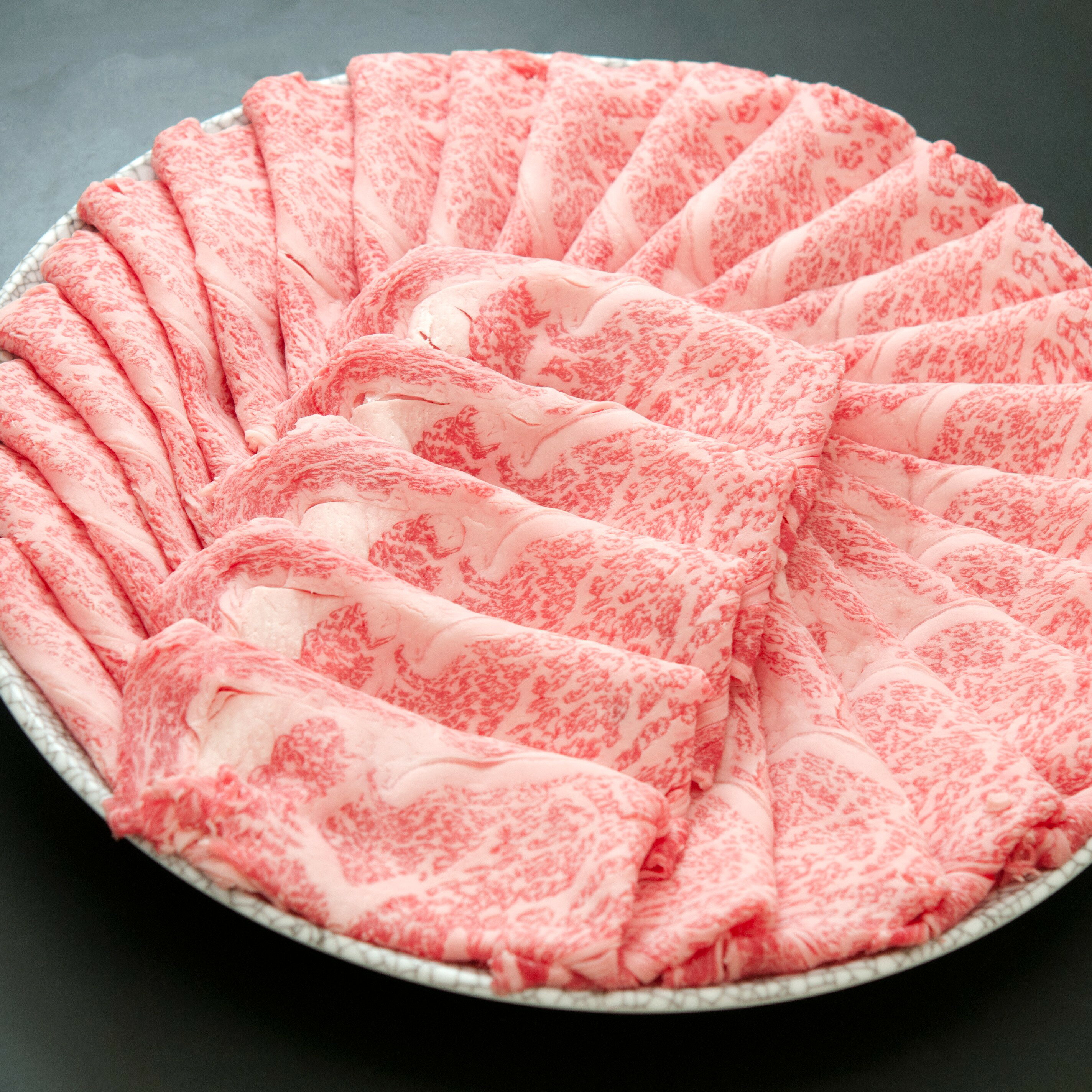 【ふるさと納税】飛騨牛 最高5等級逸品ロースすきやき・しゃぶしゃぶ用 900g 精肉 牛肉 和牛 黒毛和牛 飛騨牛 ステーキ すき焼き