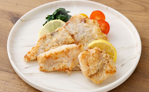料理の手間を大幅カット！ 北海道産 真だら 骨なしフィレ切身 1kg 皮なし （ 約30g前後 ／ 個 ） 無塩 真鱈 タラ たら 鱈 骨なし 魚 魚介 魚介類 海鮮 冷凍 国産 おかず 切身