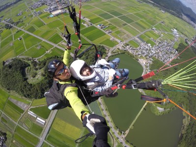 パラグライダー観光タンデムフライト2名様≪秋 おでかけ レジャー 体験 アクティビティ≫    