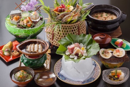 810-01jin元湯陣屋　ロールスロイスでの送迎付～露天風呂付和洋室と豪華・夢浮橋会席プラン（一泊二食・２名様）【補助券にも使用可】
