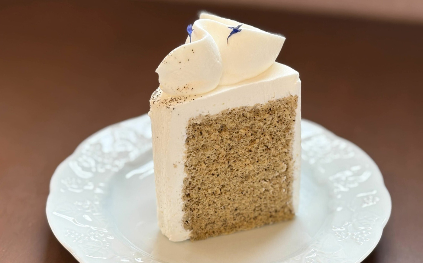 紅茶のシフォンケーキ / アールグレイ シフォンケーキ 1ホール 紅茶 ケーキ 人気 スイーツ / 諫早市 / ケーキ＆ティールーム シェリール [AHBV003]