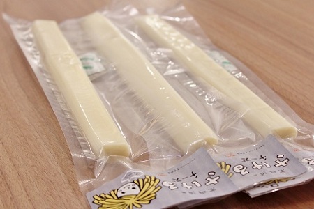 道の駅で大人気のチーズ「 さけるチーズ ロングタイプ 」3本セット ( チーズ 詰め合わせ モッツァレラチーズ おつまみチーズ 自家製チーズ ナチュラルチーズ さけるチーズ 京丹波町 チーズ )  [