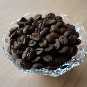 [豆のまま]スペシャルティコーヒー 旬のシングルオリジン 100g×3種 【kt054-006-1】 ｺｰﾋｰ