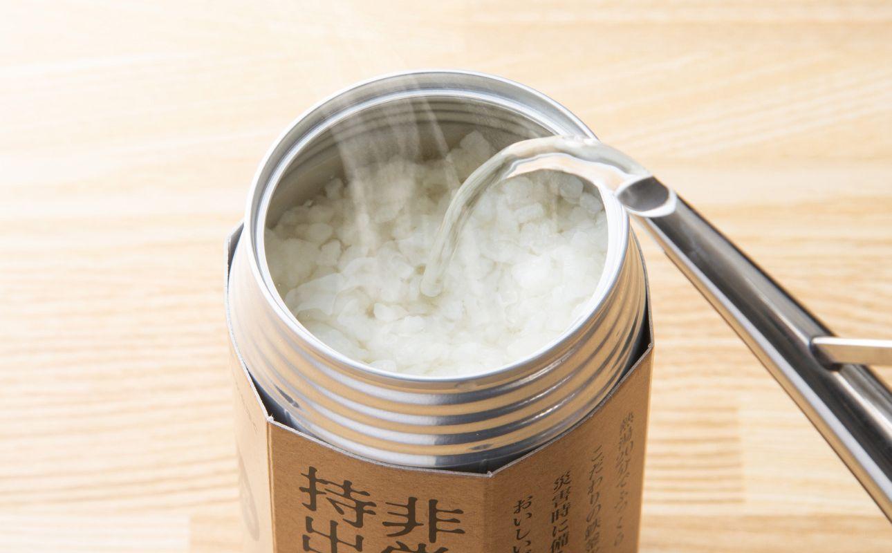 キャンプでも便利！ 長期保存 ！　非常時持出米　白米・わかめごはん（各3缶・計6缶）　（製造日から８年）　［ 災害 災害時米 防災 備蓄 備蓄米 非常 非常時 非常米 非常食 米 ごはん ご飯 わかめ