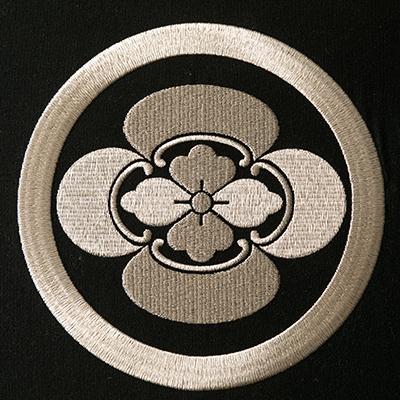 ふるさと納税 桐生市 家紋刺繍額　F4サイズ　木製額 |  | 02
