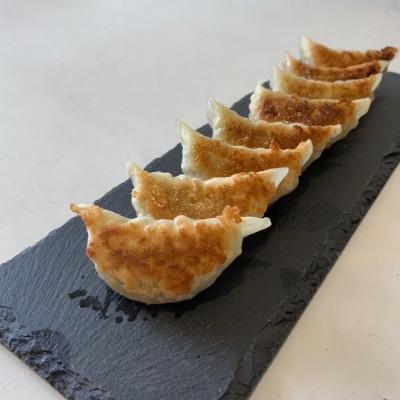 ふるさと納税 福岡市 豚足コラーゲン入り餃子(プレーン3、チーズ&バジル1、桜えび1、季節限定1) VA04 |  | 01