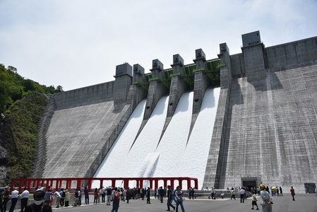 【令和8年5月23日(土)開催】八ッ場ダム点検大放流フェス2026 入場券 ４枚（駐車券・アガッタン乗車チケット(4人乗り)1枚付き） イベントチケット 八ッ場ダム 自転車型トロッコ セット販売