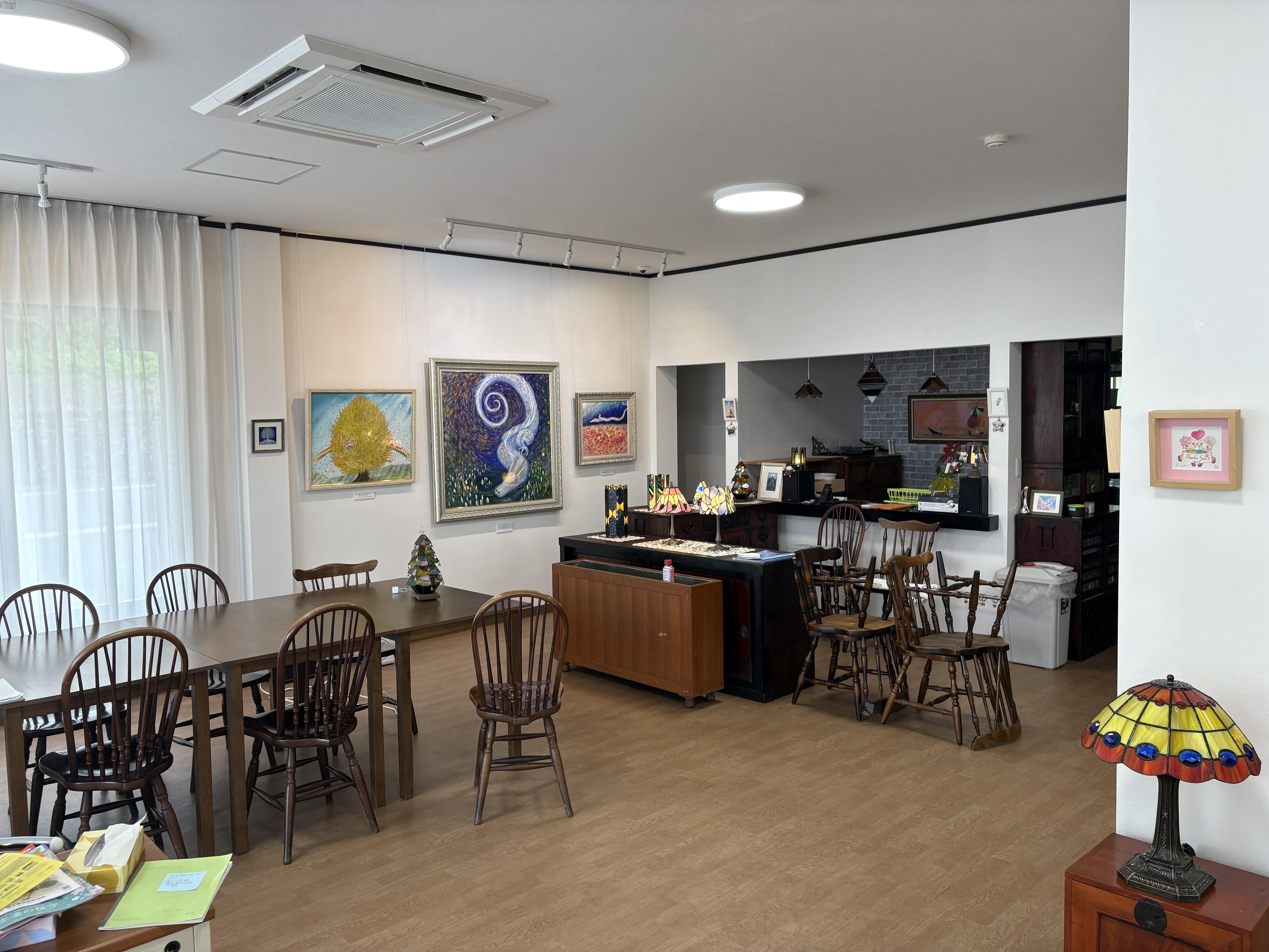 ステンドグラスランプ（クリスマスツリー）〈1個限定〉