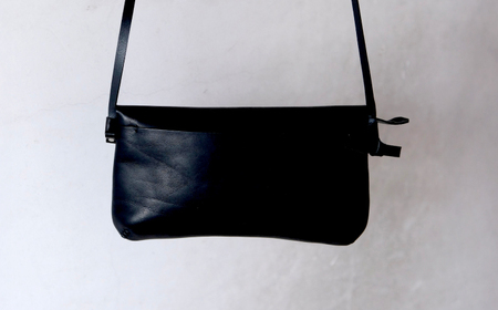 お散歩ポーチワイド（ブラック） topiv アクセサリーポーチ / 本革 牛革 小浜市 / topiv [BFAI011]