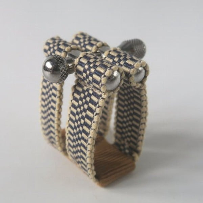 リガチャ【SANADA】　テナーサックス用（エボナイトサイズ） リガチャ SANADA テナーサックス用 エボナイトサイズ 選べる デザイン 市松 茶 緑 緑茶 テナーサックス マウスピース チタンリング 音質向上 音質改善 耐久性 着せ替え可能 洗濯可能 洗える 紐 楽器アクセサリー 楽器パーツ 愛知県 小牧市 送料無料