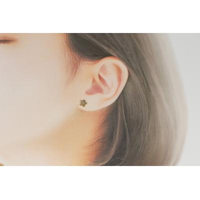 ふるさと納税 甲府市 【K18イエローゴールド 桜ピアス】艶やかな桜デザインが美しいスタッドピアス / KGP18002 |  | 02