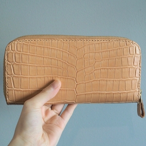 クロコダイルラウンドファスナー長財布 生成り色 財布