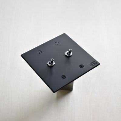 ふるさと納税 木津川市 HITTITEのトグルスイッチ E(2口正方形型・ブラック)スイッチプレート/照明/インテリア |  | 03