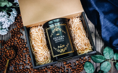 【定期便】 コーヒー豆  ＜１００g×３ヶ月＞ パナマゲイシャ ブルーマウンテン ハワイコナ １００g （約10杯分）×３回 毎月異なるコーヒー豆をお届け ～ カフェ・アダチ 自家焙煎 珈琲 粉にもで