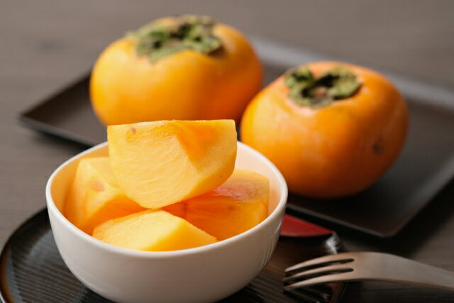 【ふるさと納税】 【甘みが自慢】たねなし柿(約2kg)【2026年10月上旬から11月上旬頃順次発送】 | フルーツ 果物 くだもの 食品 人気 おすすめ 送料無料 先行予約 数量限定 種無し たねなし かき