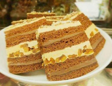 沼袋名物のしっとりチョコレートケーキ「沼チョコ」