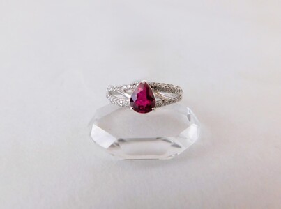 【一点もの】Pt900　NNルビー（1.05ct）ダイヤモンドリング　K48　K06089-H