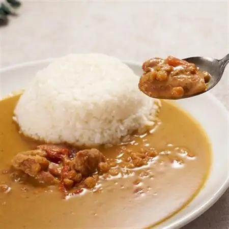 コスモ食品レトルトチキンカレー3種詰め合わせ(計12食)_惣菜・加工品 カレー  _【1555423】