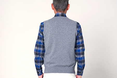 日本製 カシミヤ100% Vベスト ライトグレー Sサイズ [2549]