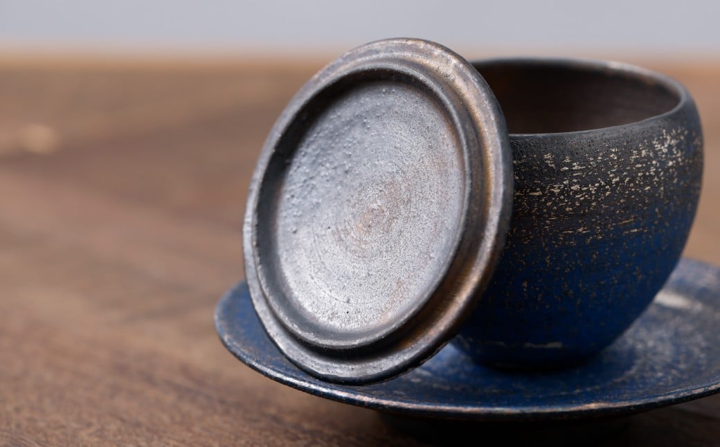 画像は青地銀彩薄茶器（青）です。お好みの色を応援メッセージ欄にてお知らせください