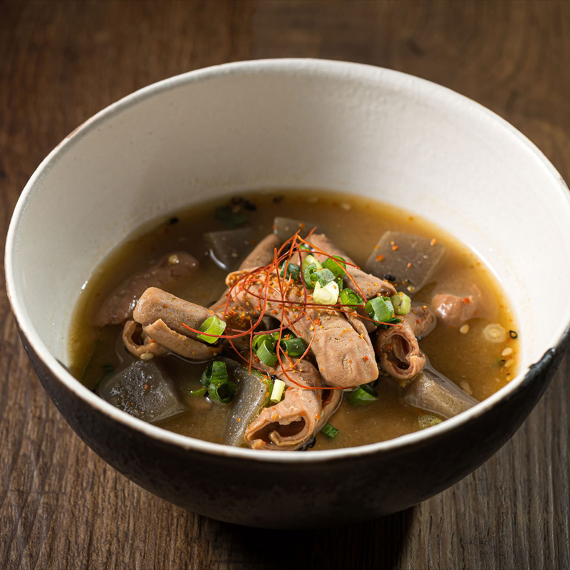 【定期便 12ケ月連続】北海道産 もつ煮込み 170g×7パック 豚肉 豚もつ 豚ホルモン 煮込み 惣菜 ご飯のお供 簡単調理 レトルト レトルト食品 おかず 北海道 釧路町 釧路超 特産品 br03