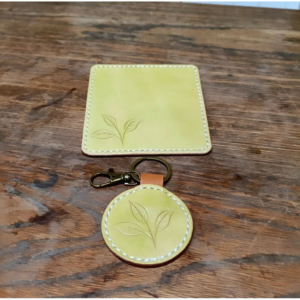 【ふるさと納税】静岡お茶染めの本革コースターとキーホルダーセット（浅蒸し色）