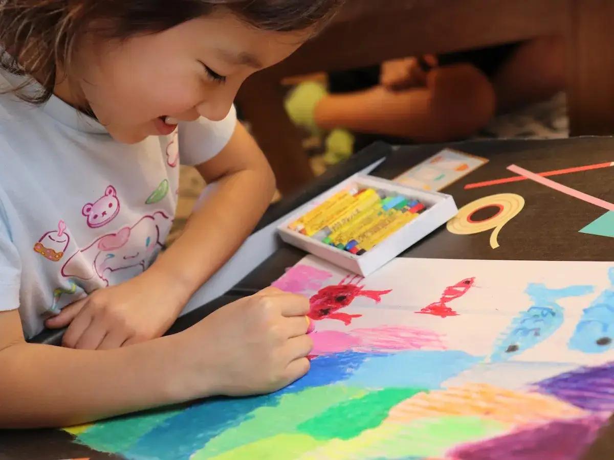 子どもの作品を本・動画・立体で残す まんてんキッズアート【お試しプラン利用券】10-114