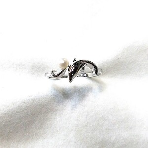 1923 リング・ドルフィン（淡水本真珠）SV製 リング 真珠の指輪 ファッションリング シルバー製リング 淡水真珠 母の日プレゼント 結婚記念日ギフト 自分へのご褒美 カジュアルアクセサリー フリーサイズ イルカのリング ドルフィン