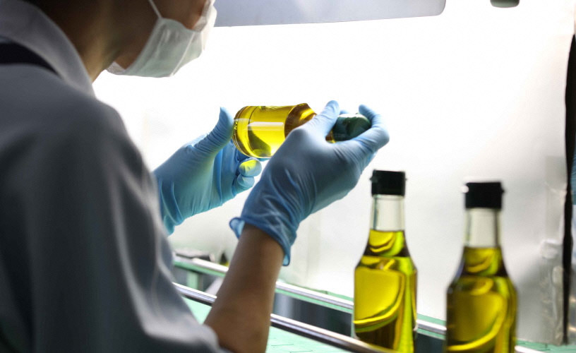 【高島屋選定品】日本オリーブ 有機栽培 エキストラバージン オリーブオイル 180g×3本