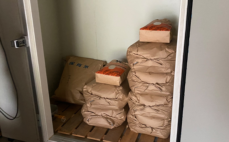 山間の清流を引き込んだ田んぼで作った「きぬむすめ玄米」5kg(令和6年)