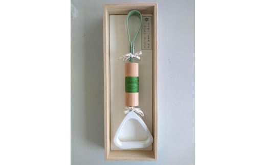 【京都市交通局】地下鉄烏丸線20系車両「吊手（北山丸太・京くみひも）」組み方：静海／色：撫子（なでしこ）（夏）［ 京都 京都市交通局 交通局 地下鉄 烏丸線 20系 車両 京くみひも 吊手 新型車両 ギフト 人気 おすすめ 旅行 観光 送料無料 ふるさと納税  ］