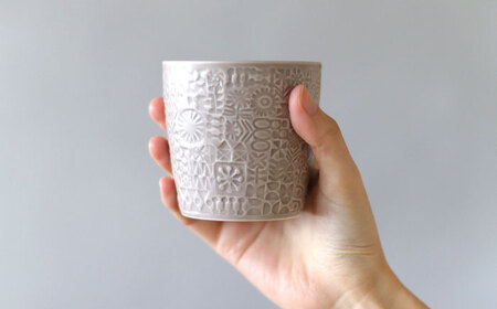 【波佐見焼】PATTERNED CUP ペア2色セット ecru + greige　【BIRDS’ WORDS】[CF072]