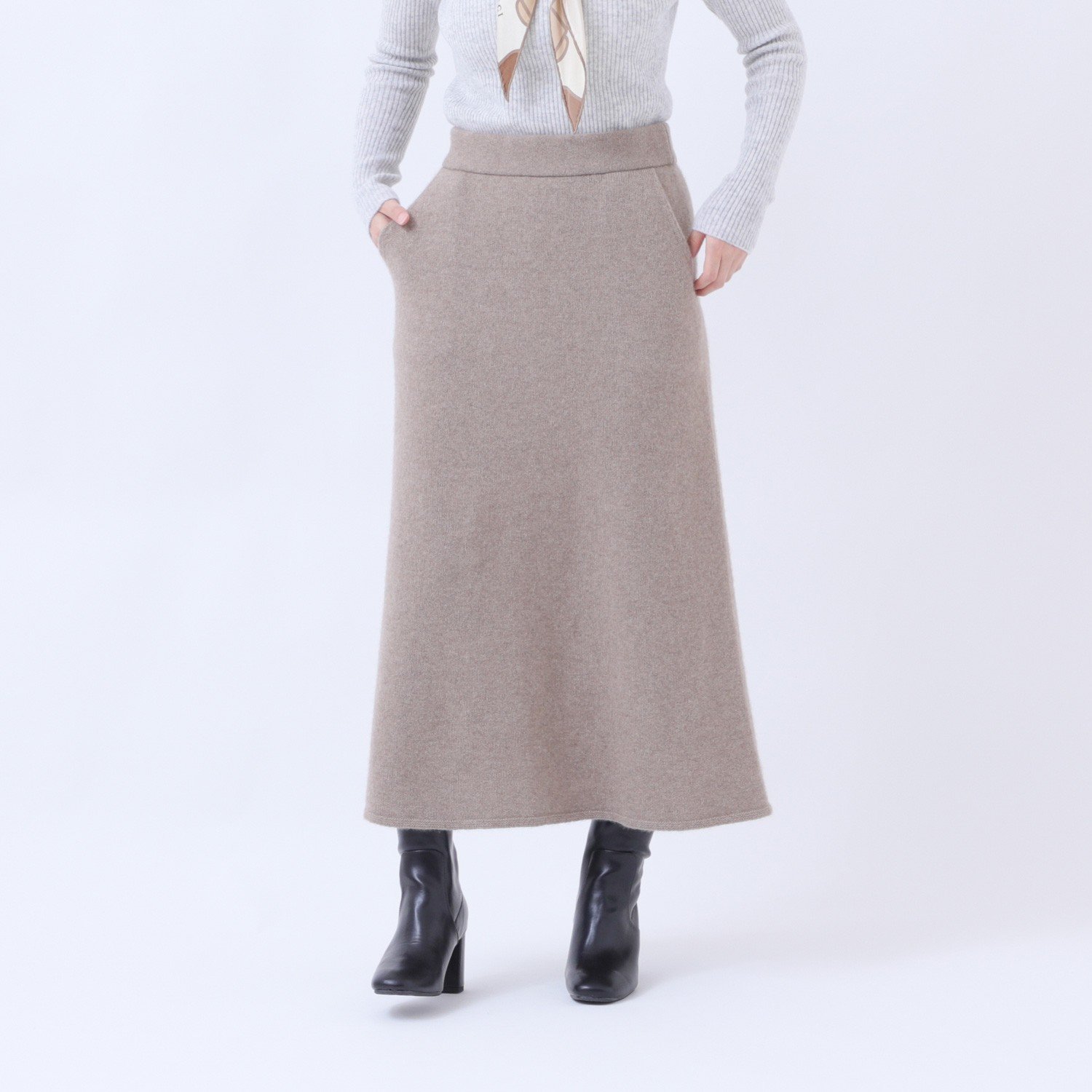 
            ルーエンローズ カシミヤ Ａラインスカート（ブラウン Lサイズ） ニット ファッション おしゃれ 日本製 秋 冬 プレゼント ギフト RU2311-05
          