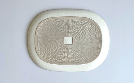 【瀬戸焼】wanohana大皿（白）【株式会社カネ三商店】 / 皿 食器 / 瀬戸市[BBDD004]