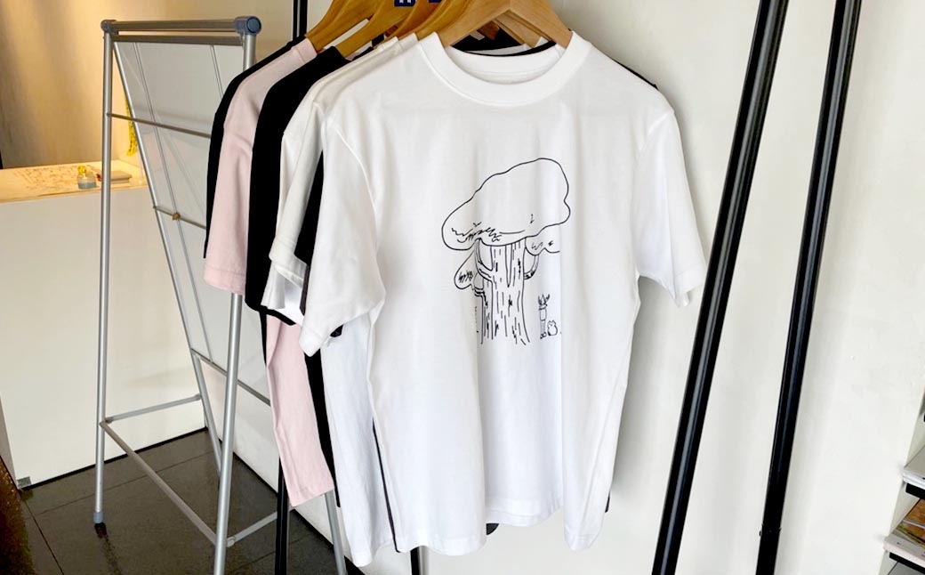 Yuichi HirakoTシャツ NagiMOCA white
