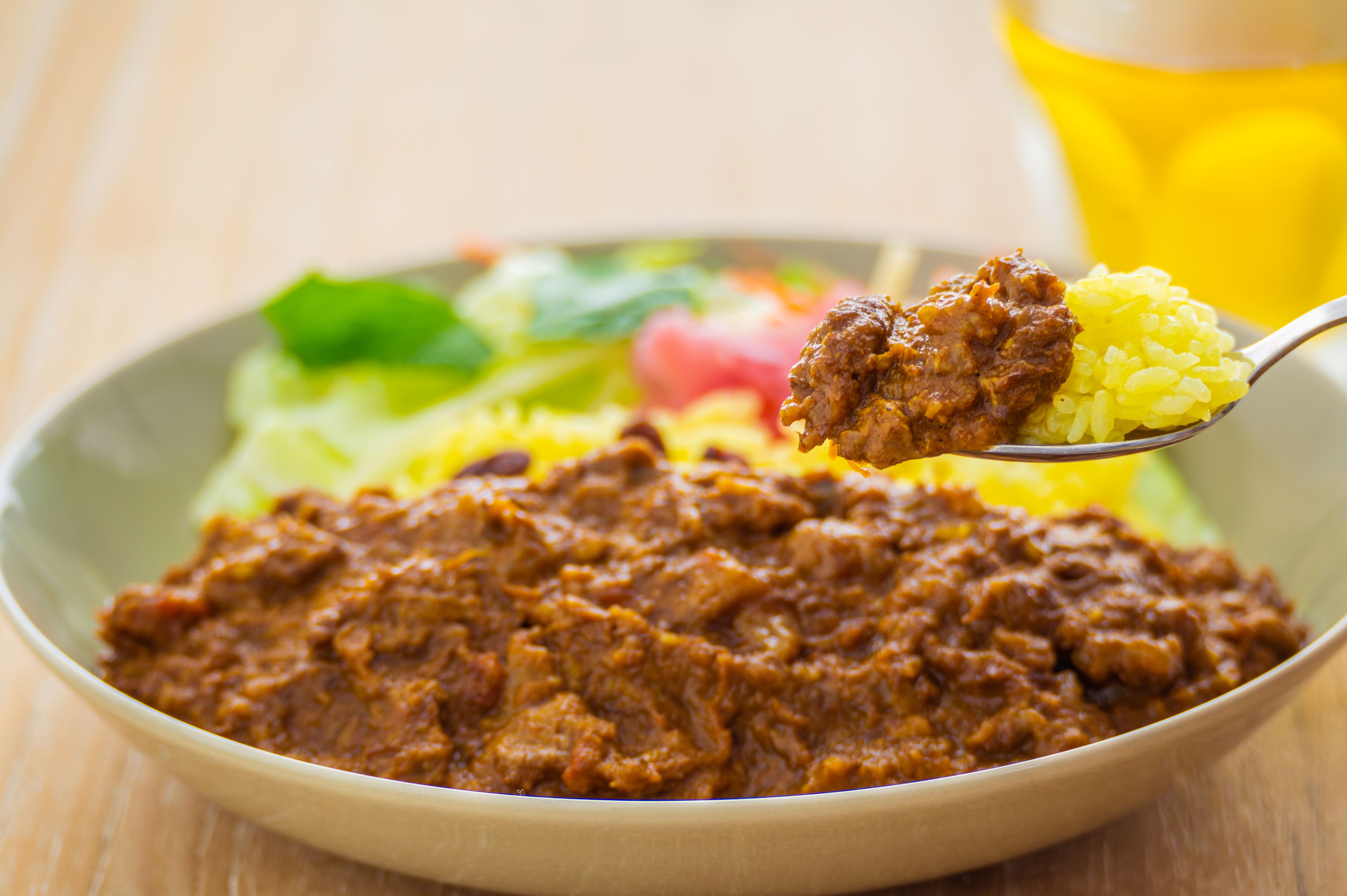 
                  梨 の チャツネ（ペースト） を使った 牛すじ カレー 5個 セット レトルト 常温保存 備蓄 非常食 牛すじカレー コク 旨味 中辛 オリジナル グッズ 筑西市 限定 梨 なしカレー [DS003ci]
                