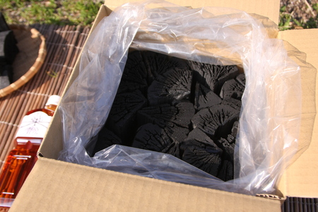 R5-204．四万十市産　山の恵みセット黒炭雑3kg+木酢液1リットル