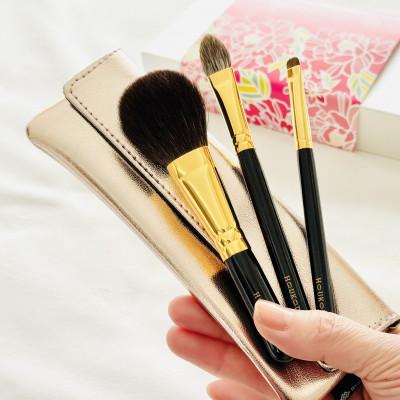 ふるさと納税 熊野町 熊野化粧筆 宙人気高級ブラシ3本&ケース 熊野筆ほうこどう |  | 01