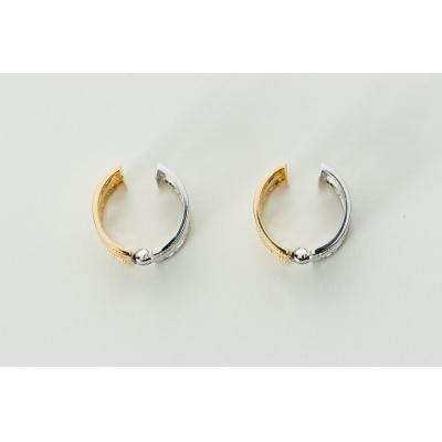 ふるさと納税 甲府市 【ジュエリーの街、山梨県甲府市】K18YG/K18WGリバーシブルピアリング E4843 |  | 01