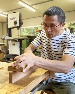 『ほくとのクラフト』　織部釉鉄流し・蓋物